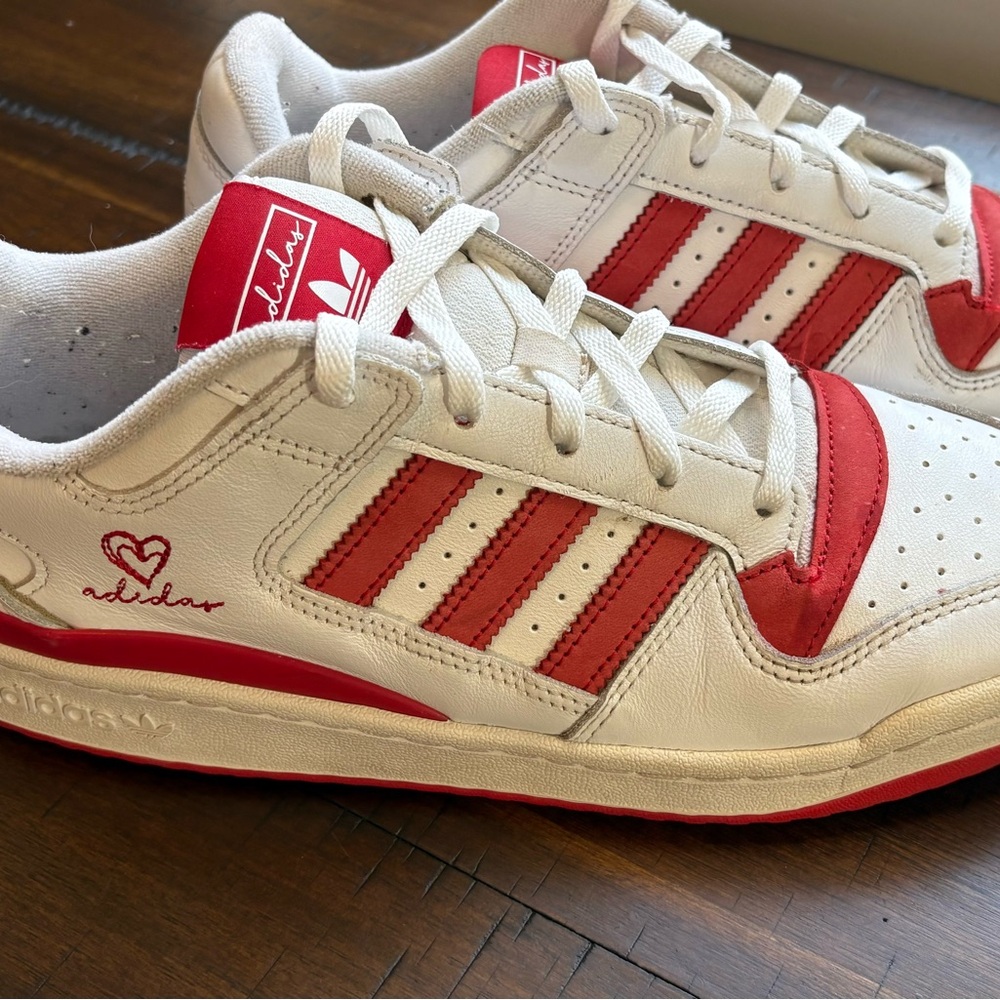 Embroidered Heart Adidas Forum Low Classic White